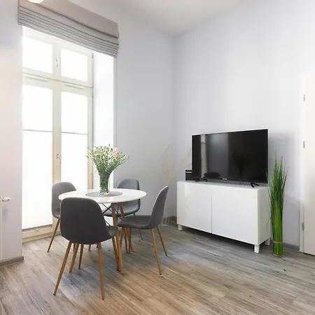 Luxury Old Town Topolowa Apartment