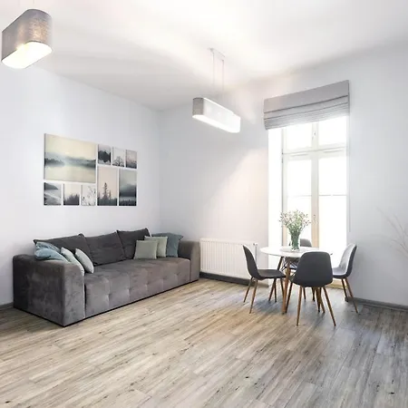 Luxury Old Town Topolowa Apartment