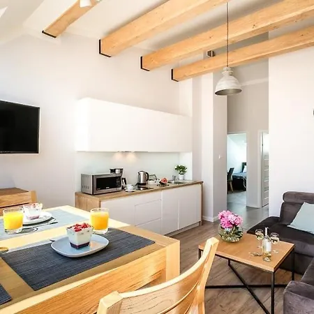 Luxury Old Town Topolowa Apartment